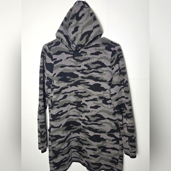 Women's Rachel Zoe Hooded Camo Cardigan, Size Medium - Picture 3 of 5